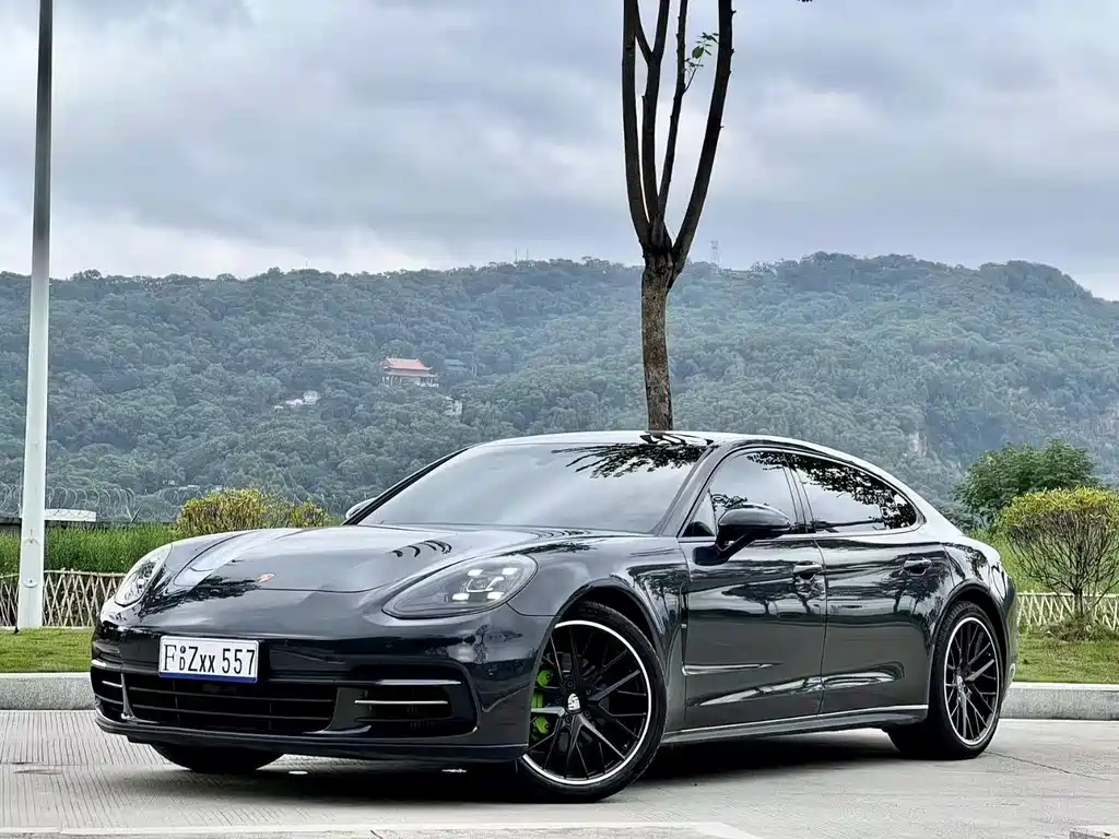 Porsche Panamera 2020