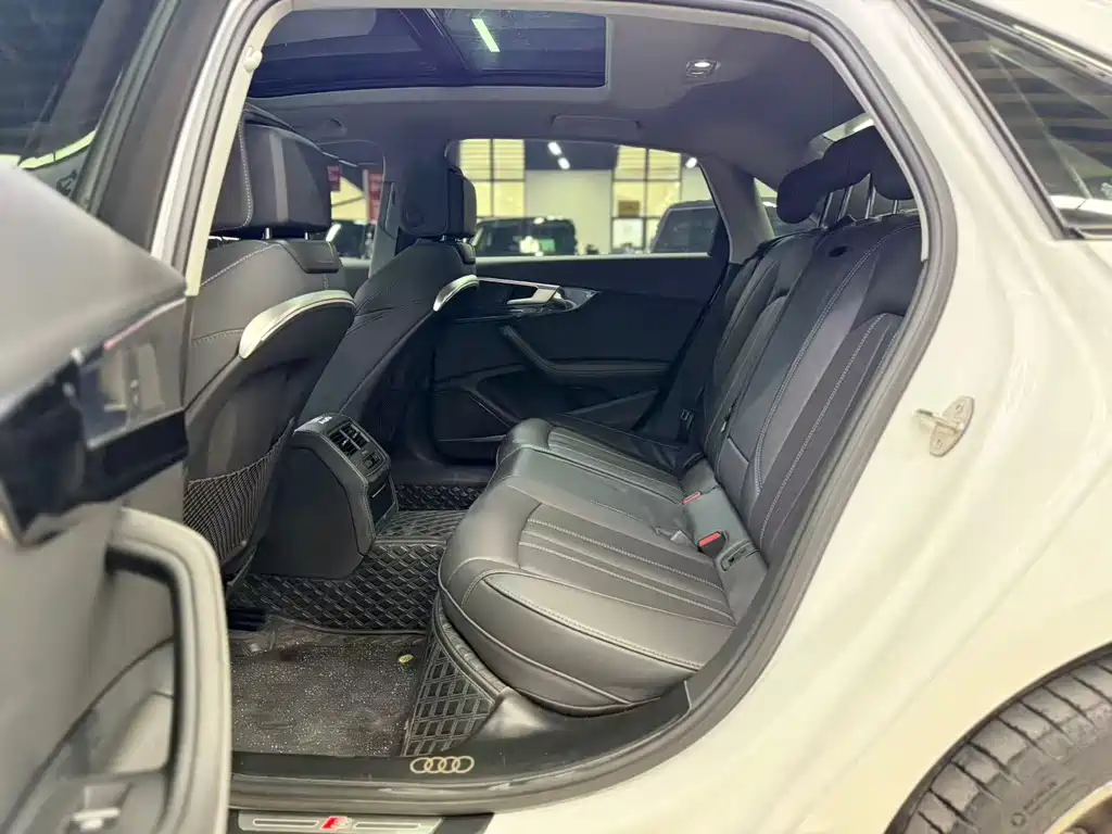 Audi A4L 2022 40 TFSI Luxury