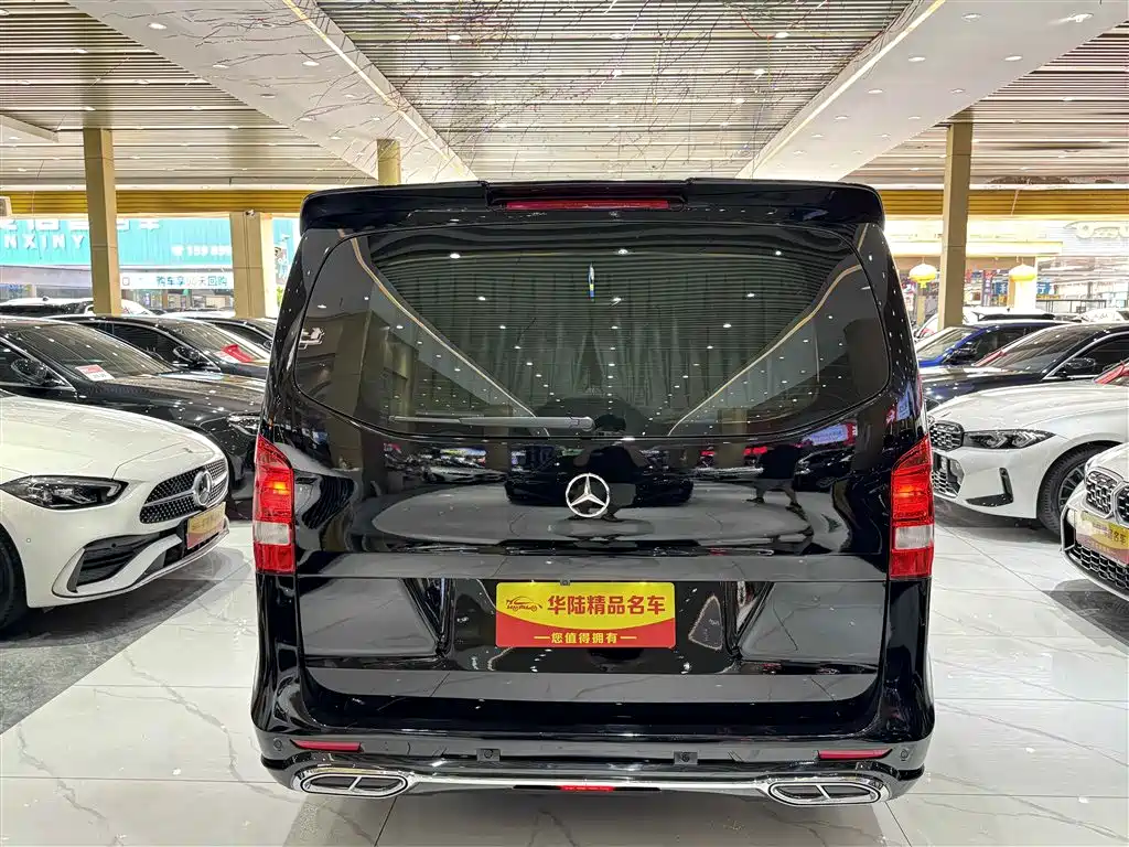 Mercedes-Benz Vito 2021 2.0T Elite 7 мест