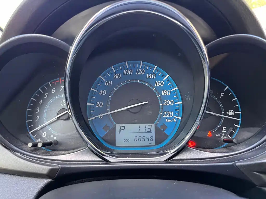 Toyota Yaris L — миниатюра 13