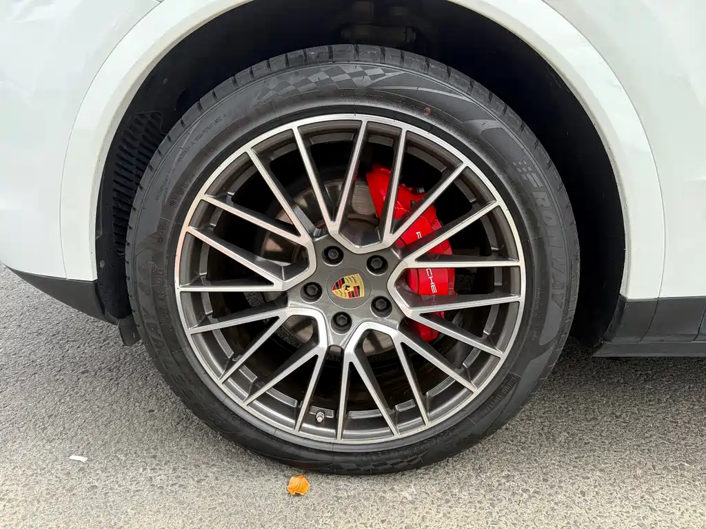 Porsche Cayenne — миниатюра 9