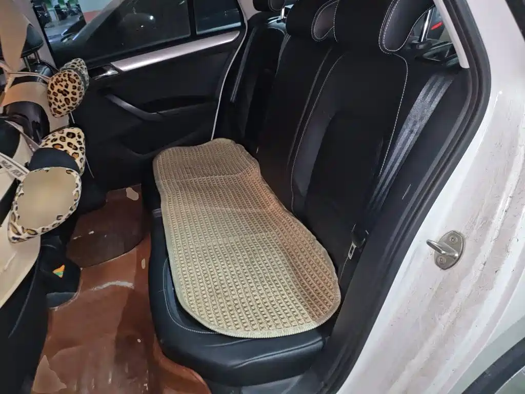 Skoda Rapid Spaceback — миниатюра 18