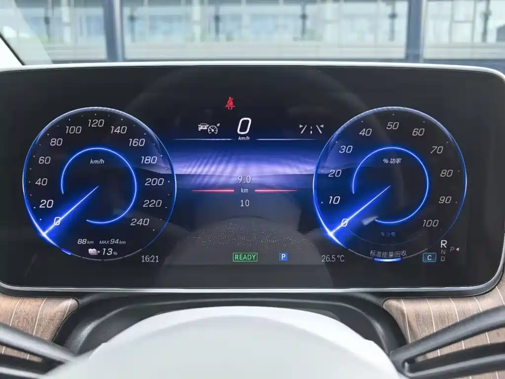 Mercedes-Benz EQE 2025 500 4MATIC