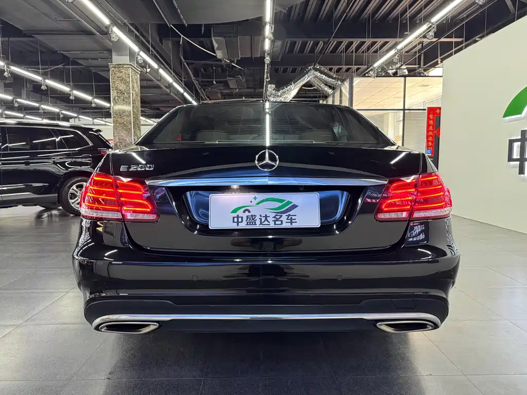 Mercedes-Benz E-Class — миниатюра 5
