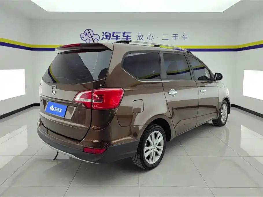 Baojun 730 2016 1.5L MT 7 мест
