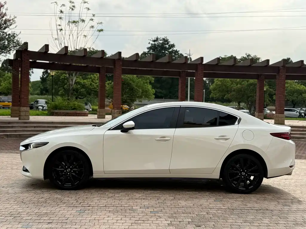 Mazda 3 Axela — миниатюра 11
