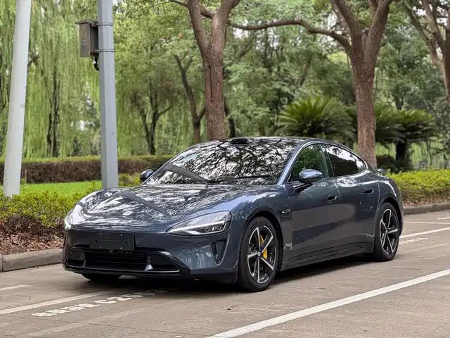 XIAOMI CAR XIAOMI SU7 2025