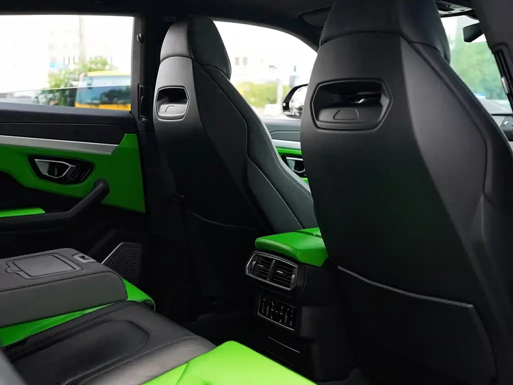 Lamborghini Urus — миниатюра 15