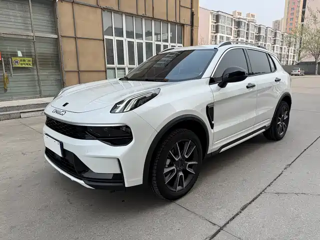 2024 Lynk & Co 01