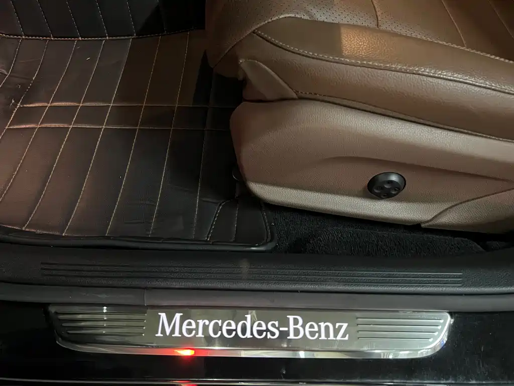 Mercedes-Benz E-Class — миниатюра 7