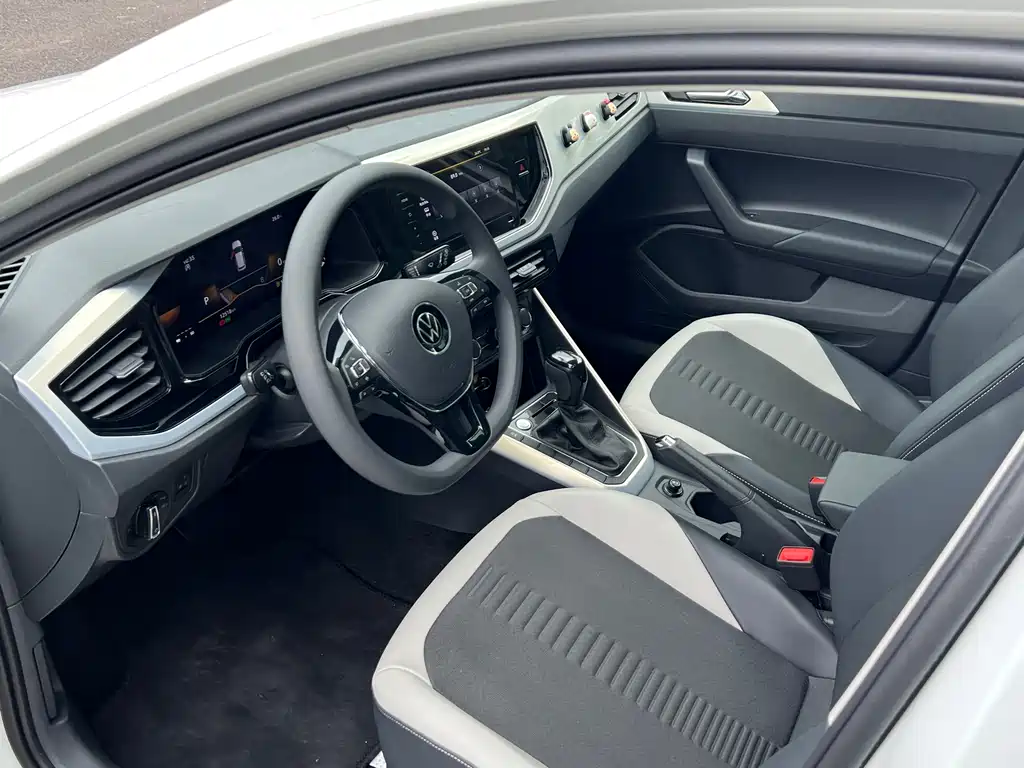 Volkswagen Polo — миниатюра 6