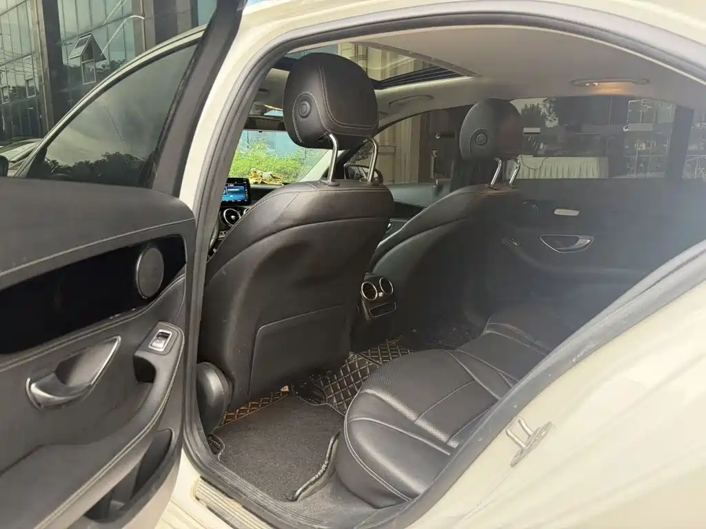 Mercedes-Benz C-Class — миниатюра 5