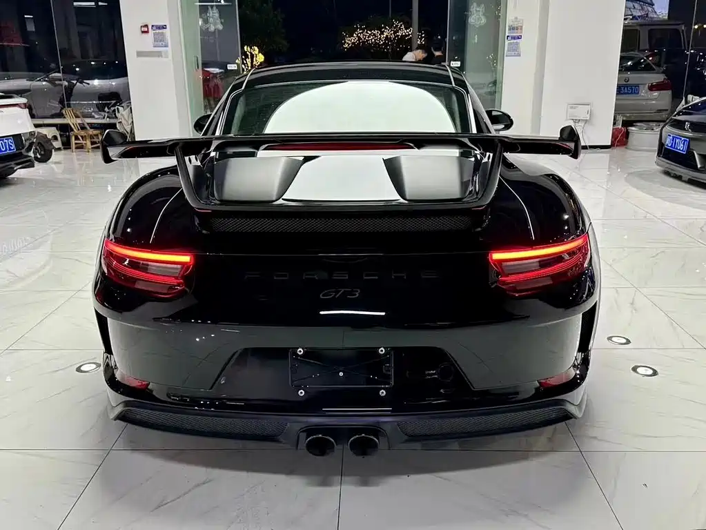 PORSCHE 911