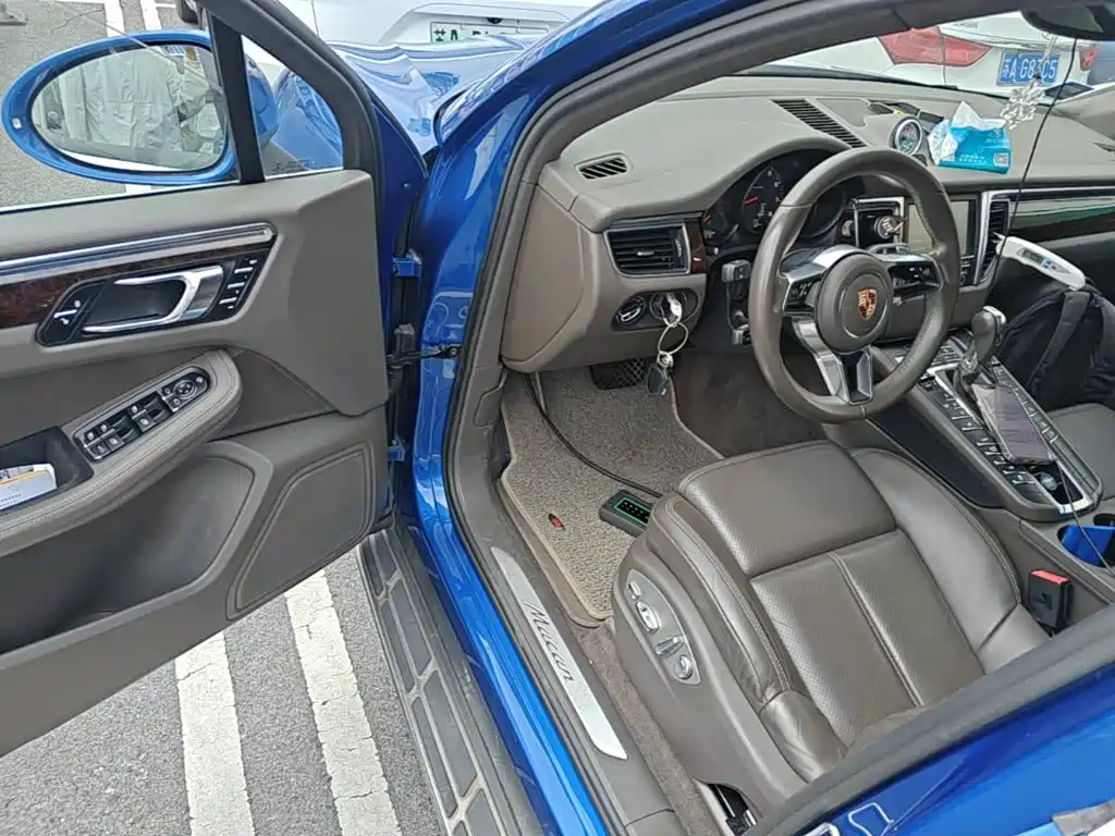 Porsche Macan — миниатюра 16