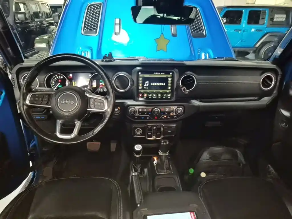 Jeep Wrangler PHEV — миниатюра 10