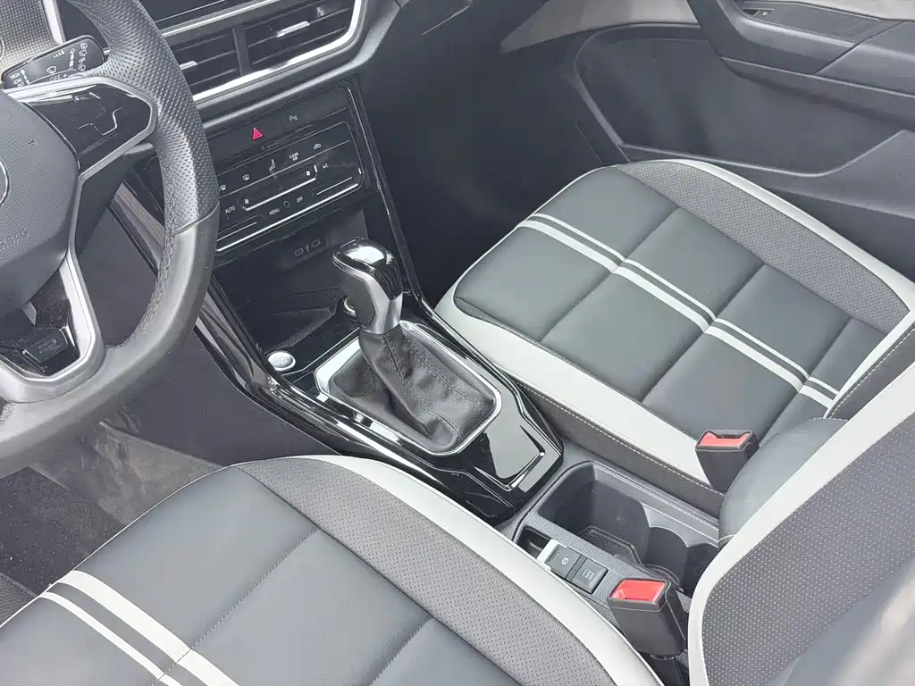 Volkswagen T-Roc — миниатюра 12