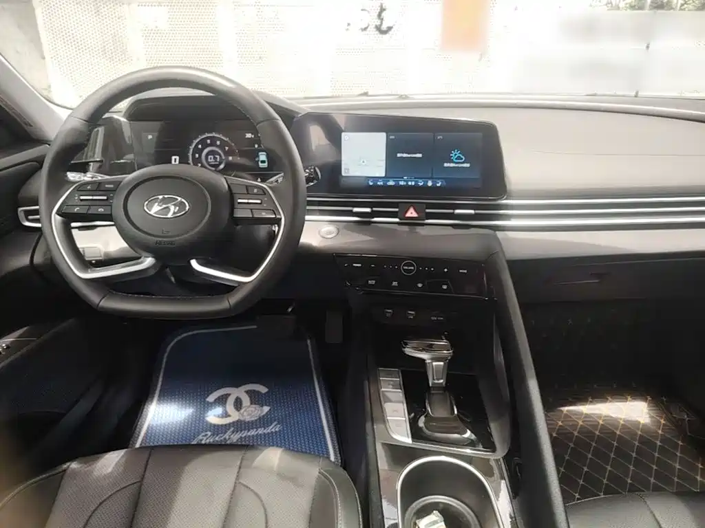 Hyundai Elantra — миниатюра 10