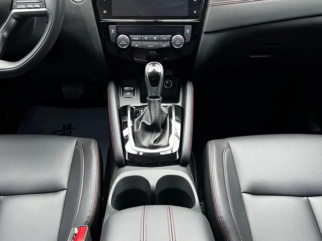 Nissan Qashqai — миниатюра 11