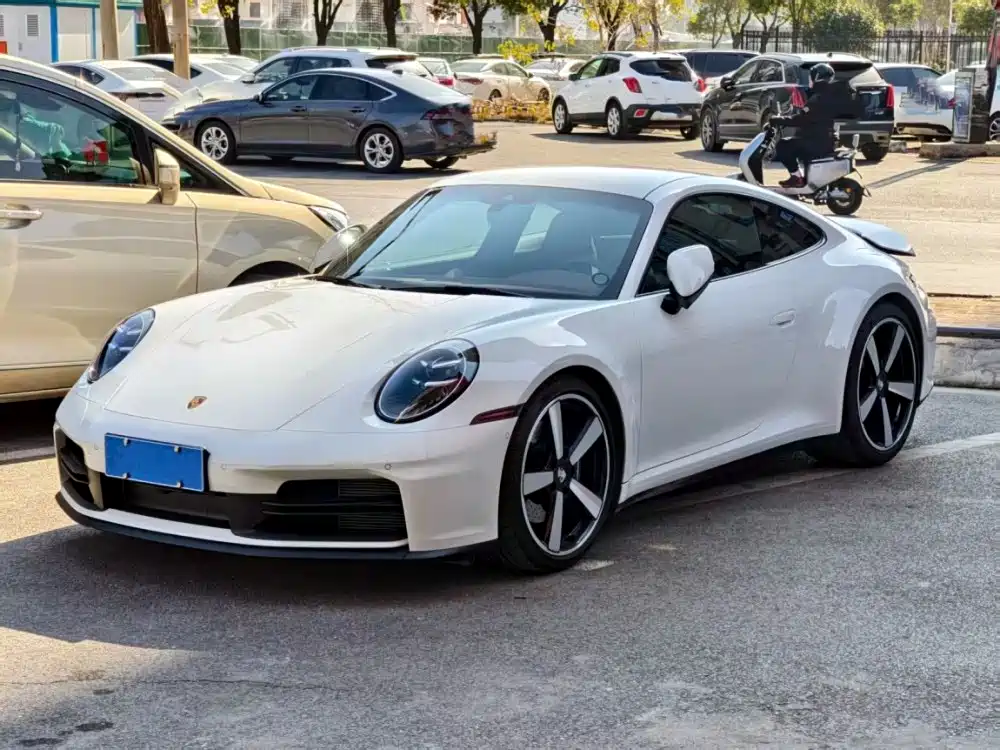 Porsche 911 2025
