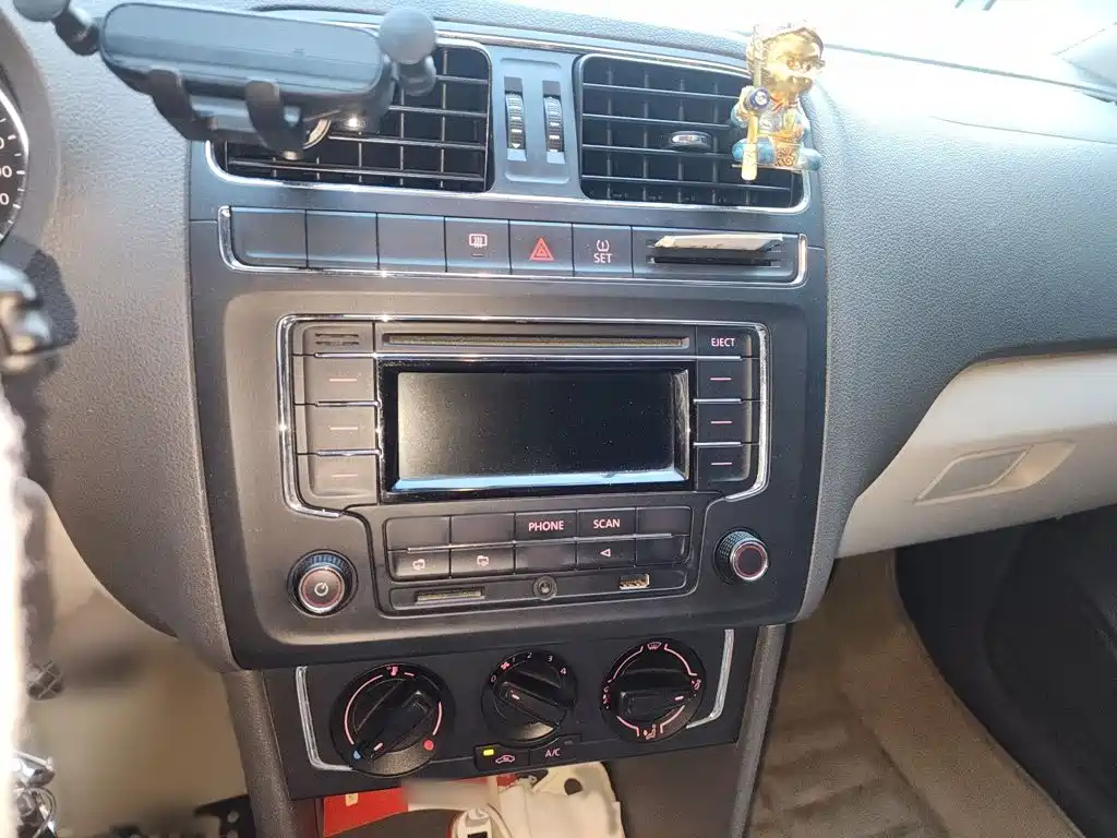 Volkswagen Polo — миниатюра 6