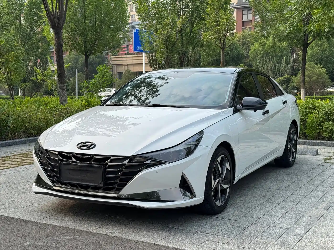 伊兰特 2022款 1.5L CVT LUX尊贵版 2022
