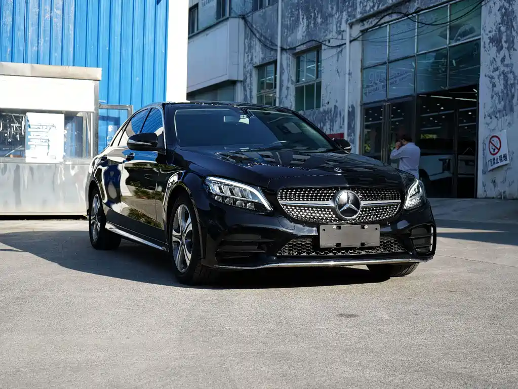 Mercedes-Benz C-Class — миниатюра 3