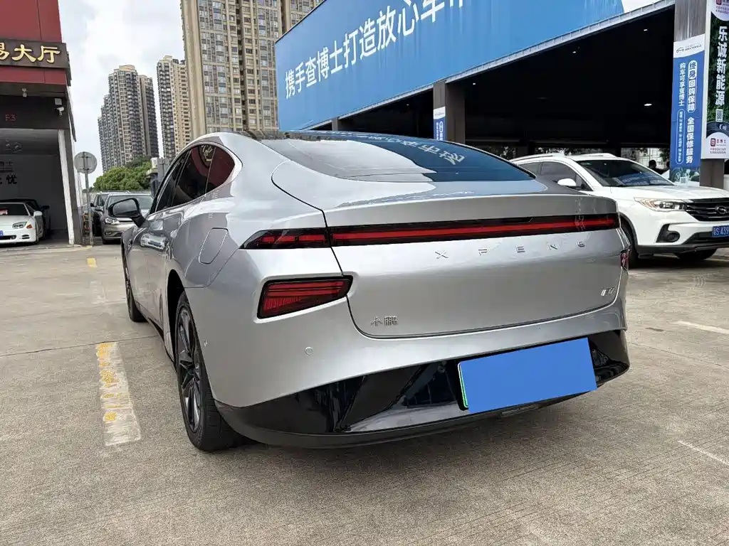 XPeng P7 — миниатюра 8
