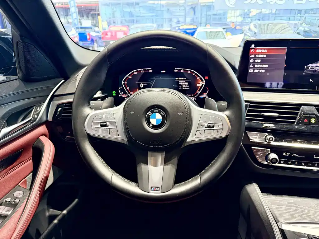 BMW 5 Series — миниатюра 9
