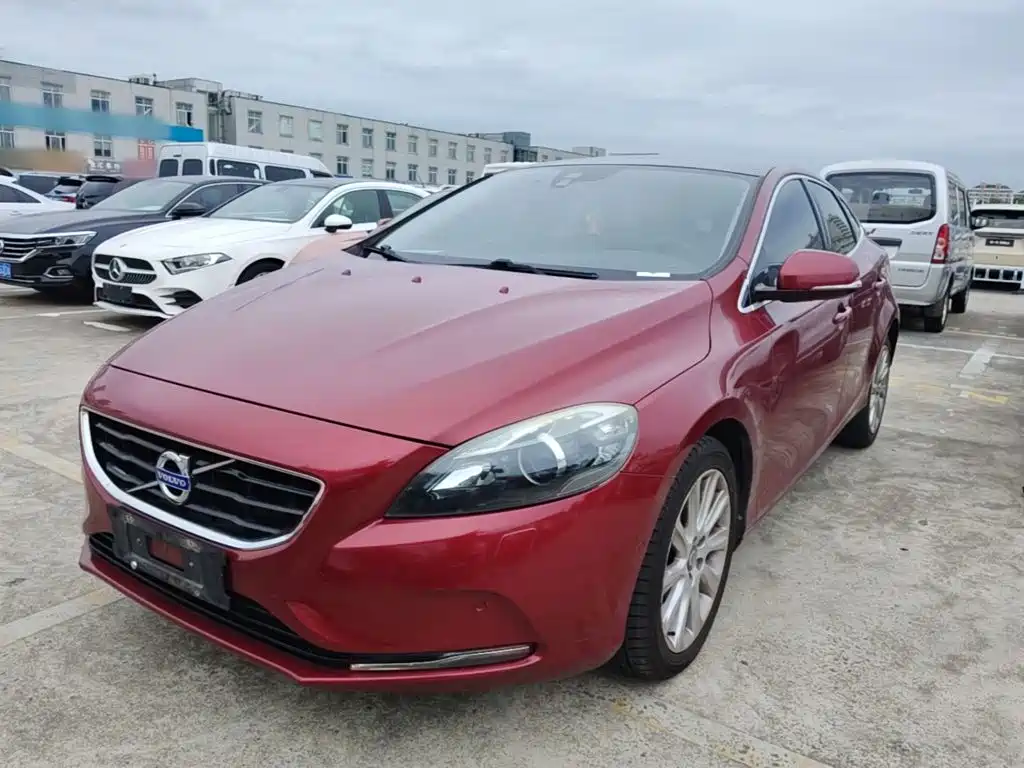 Volvo V40