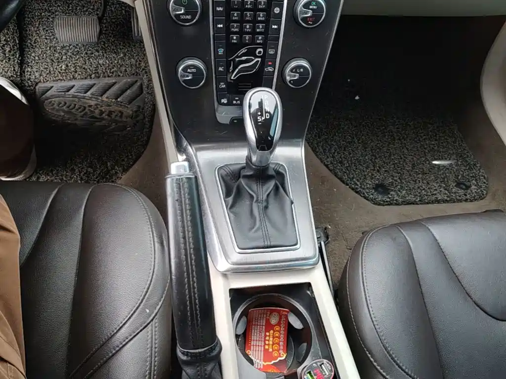 Volvo V40 — миниатюра 14