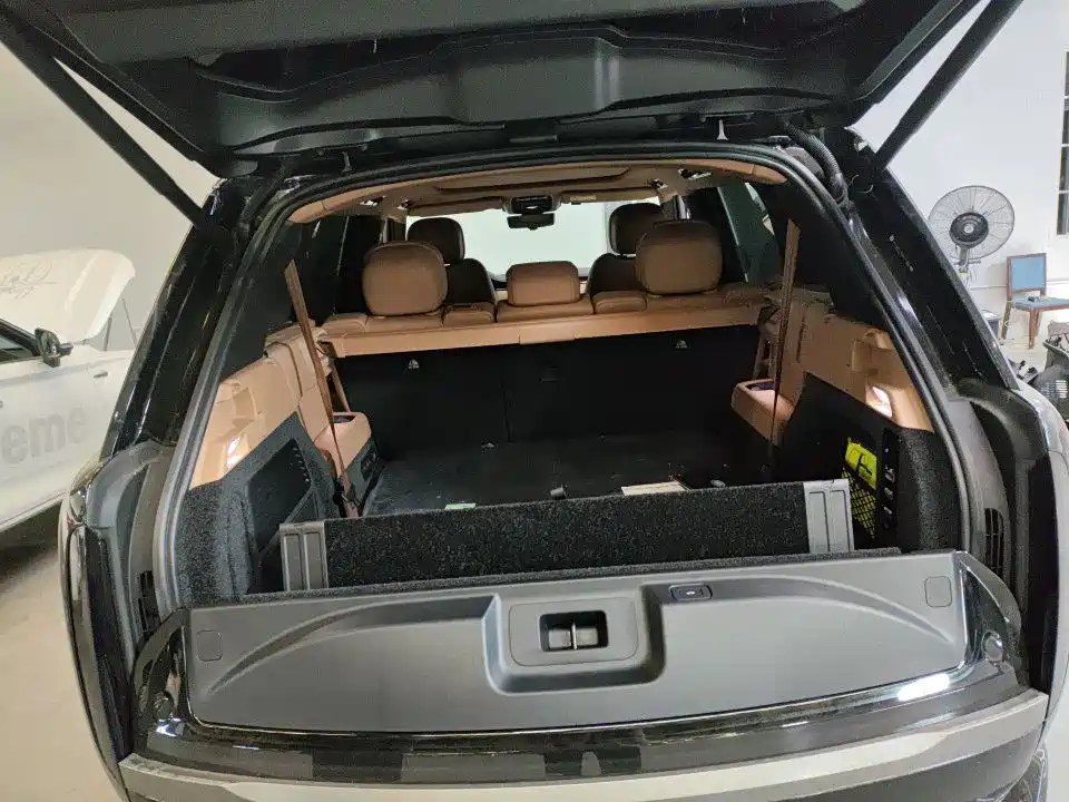Land Rover Range Rover — миниатюра 8