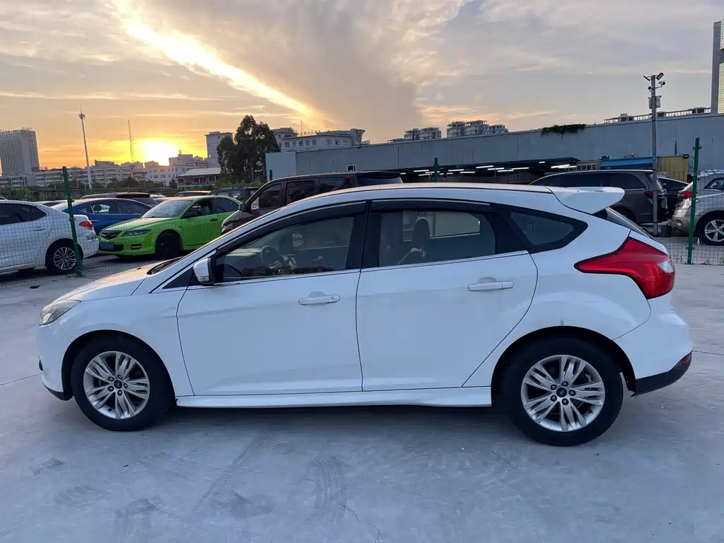 Ford Focus — миниатюра 8