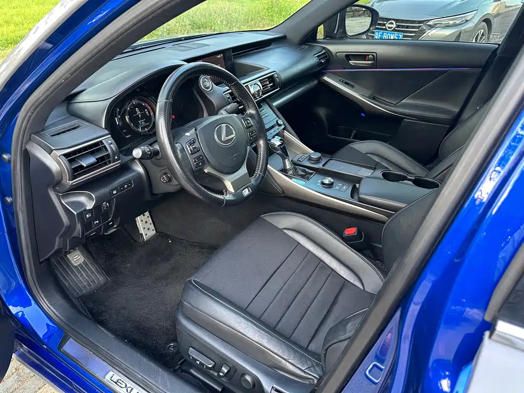 Lexus IS — миниатюра 4