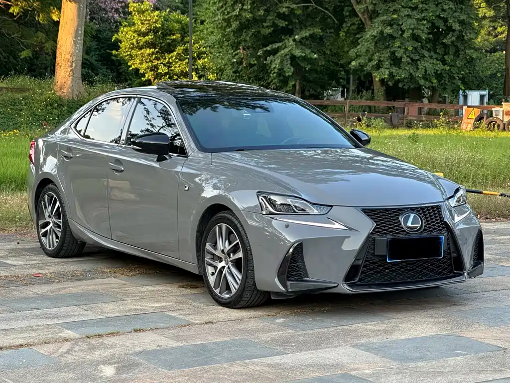 Lexus IS — миниатюра 3