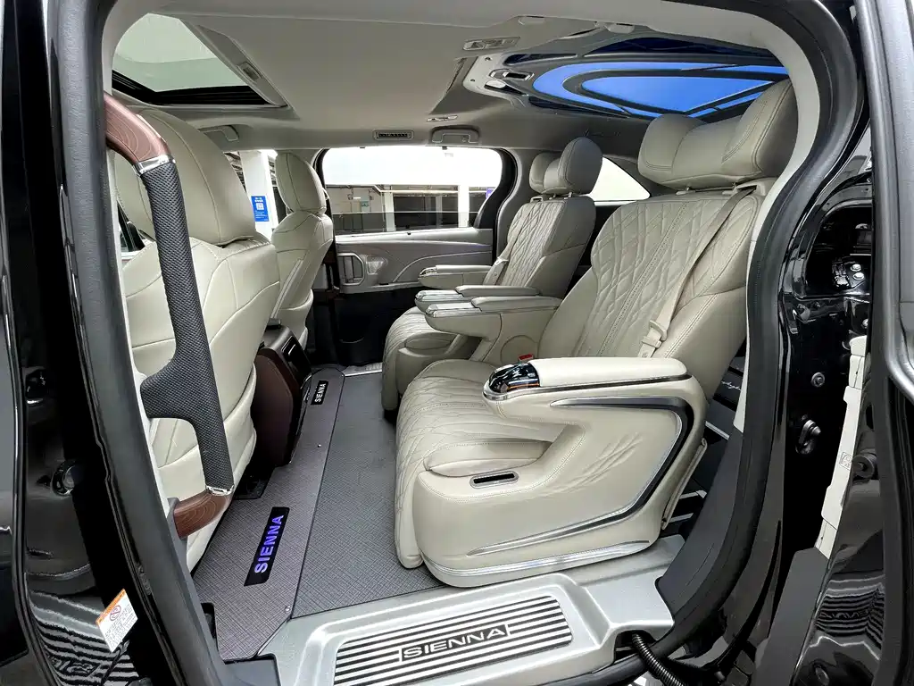 Toyota Sienna 2026 2.5L Comfort