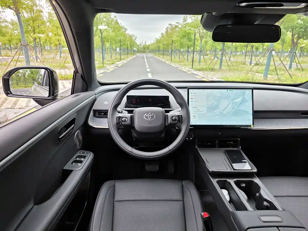 Toyota bZ3X — миниатюра 18