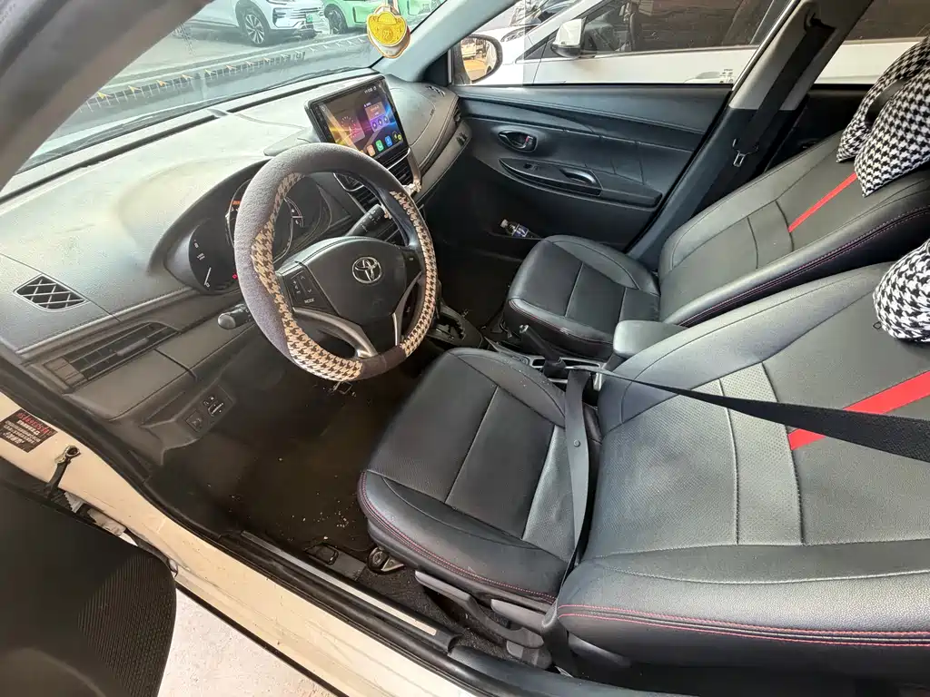 Toyota Yaris L — миниатюра 10