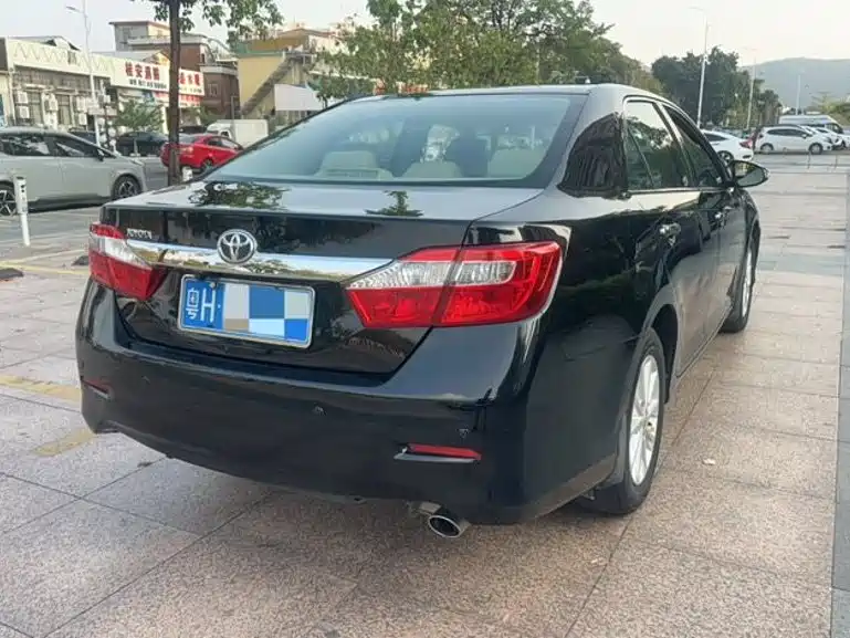Toyota Camry — миниатюра 4