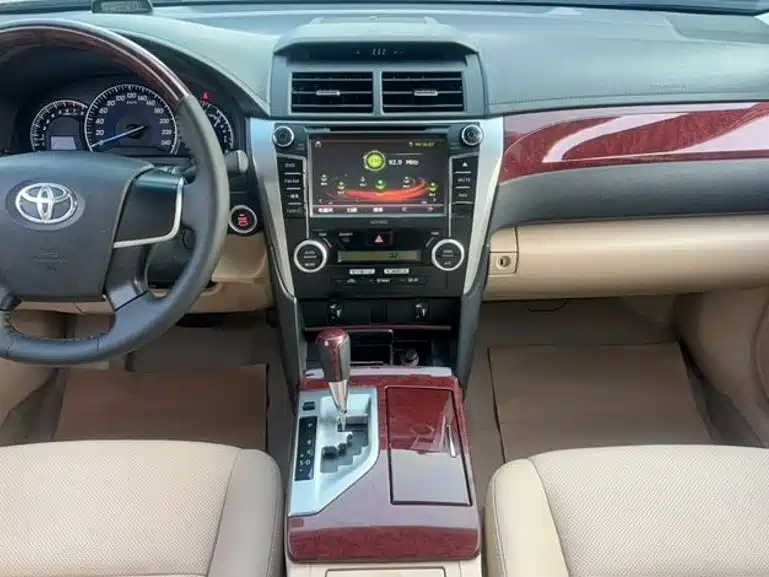 Toyota Camry — миниатюра 7