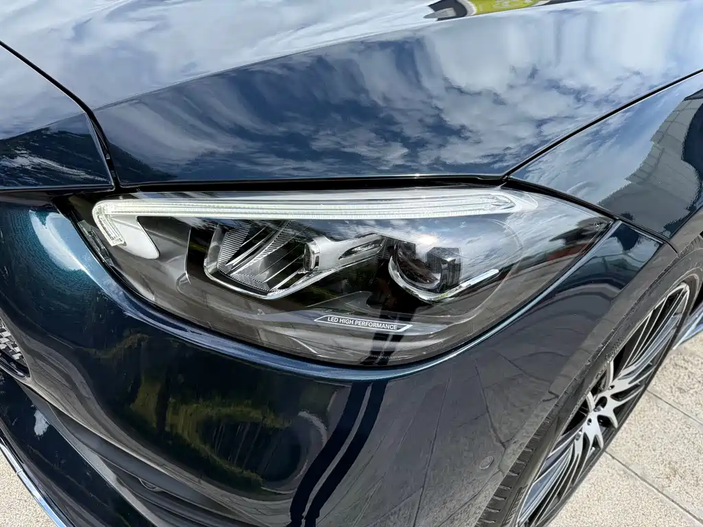 Mercedes-Benz C-Class — миниатюра 12