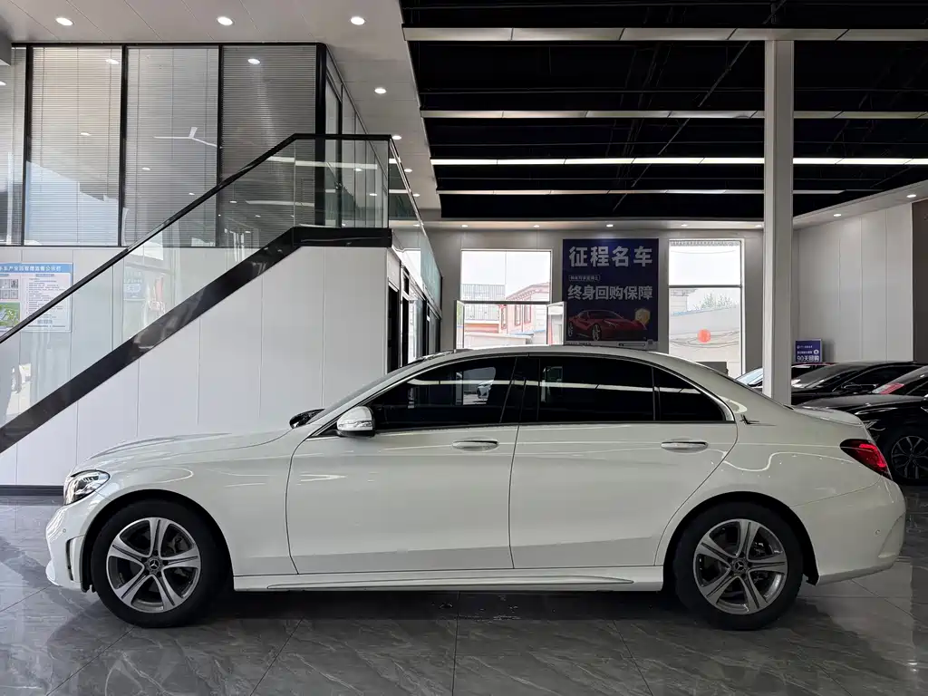 Mercedes-Benz C-Class — миниатюра 4