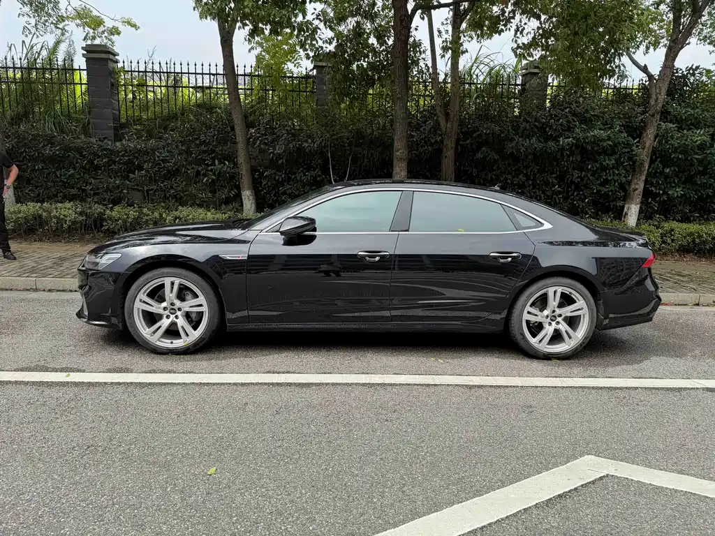 Audi A7L — миниатюра 3