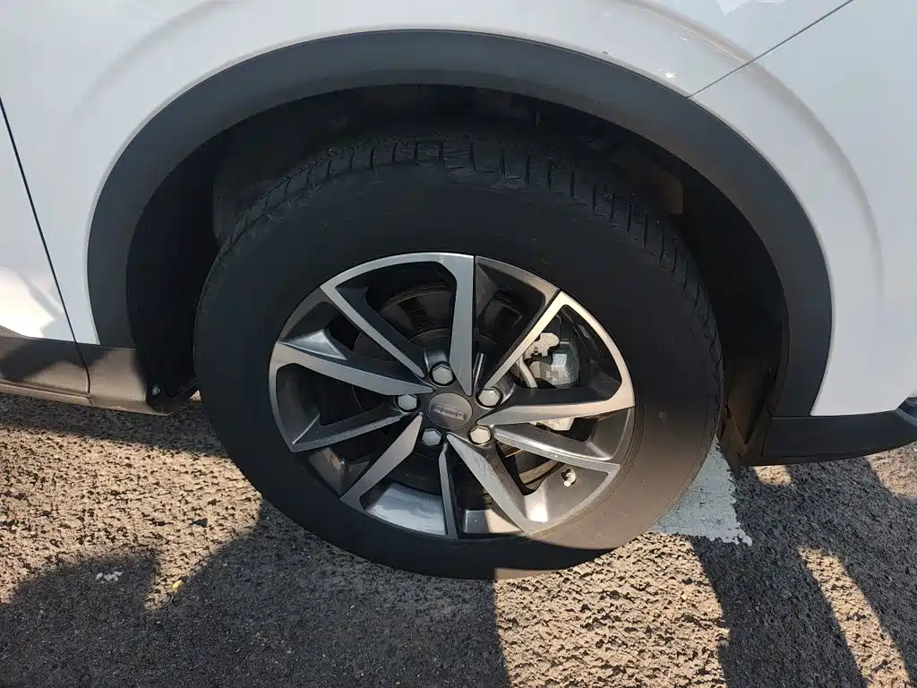 Geely Binyue — миниатюра 24