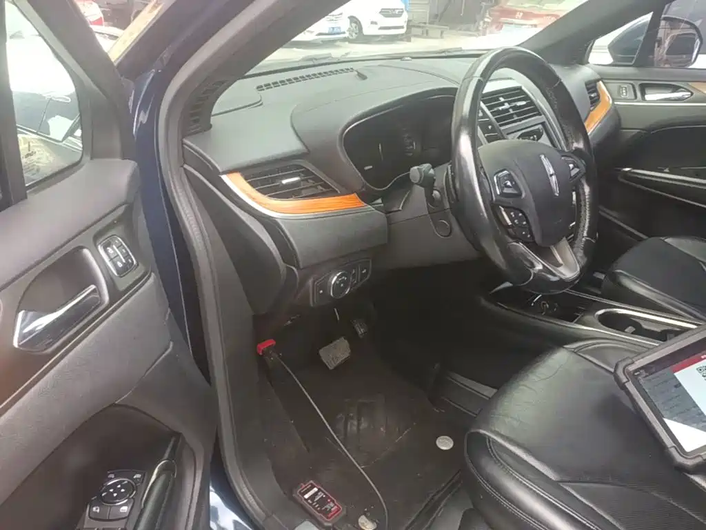 Lincoln MKC — миниатюра 16