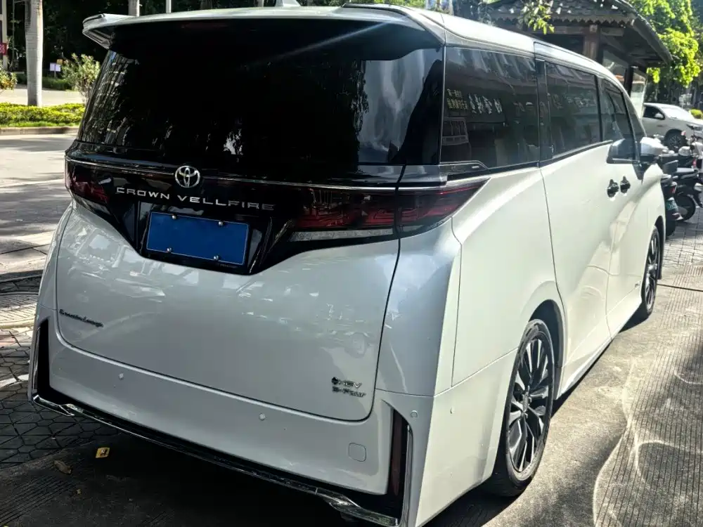 Toyota Vellfire — миниатюра 12