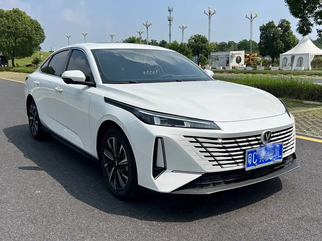 Changan Eado — миниатюра 2