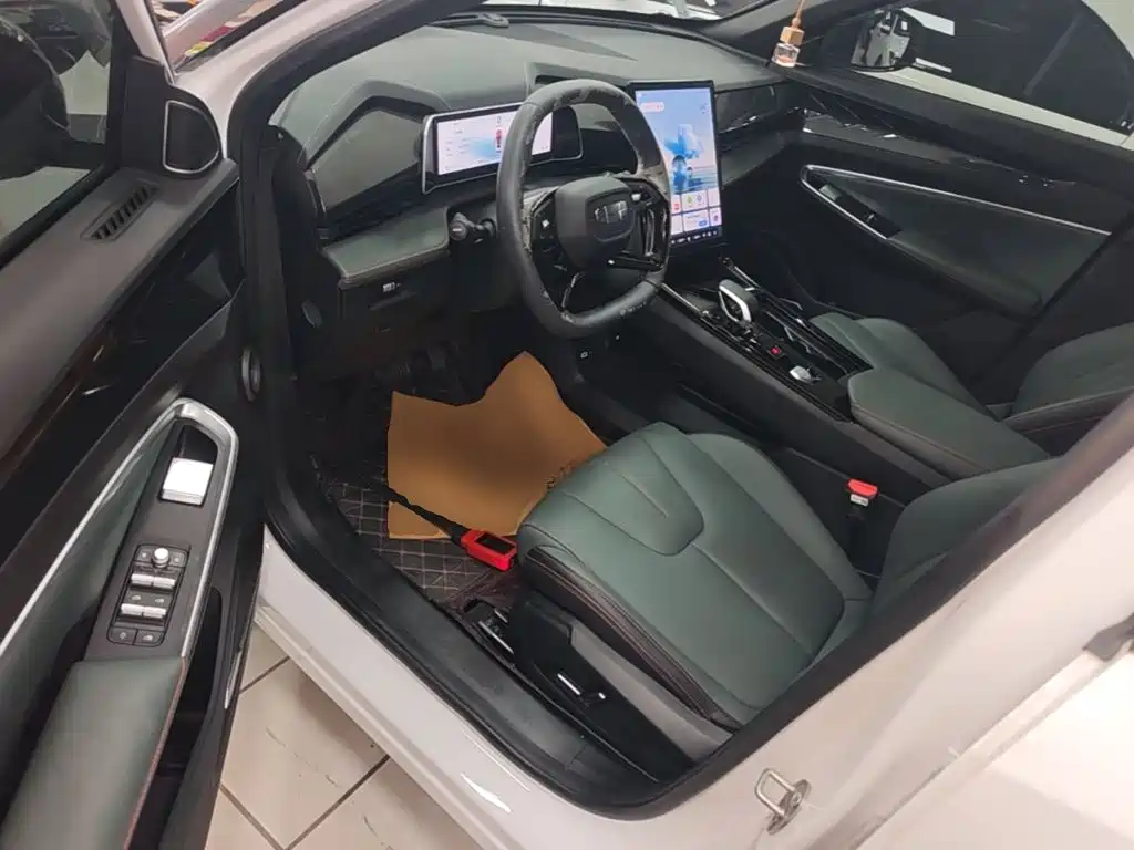 Geely Boyue — миниатюра 16