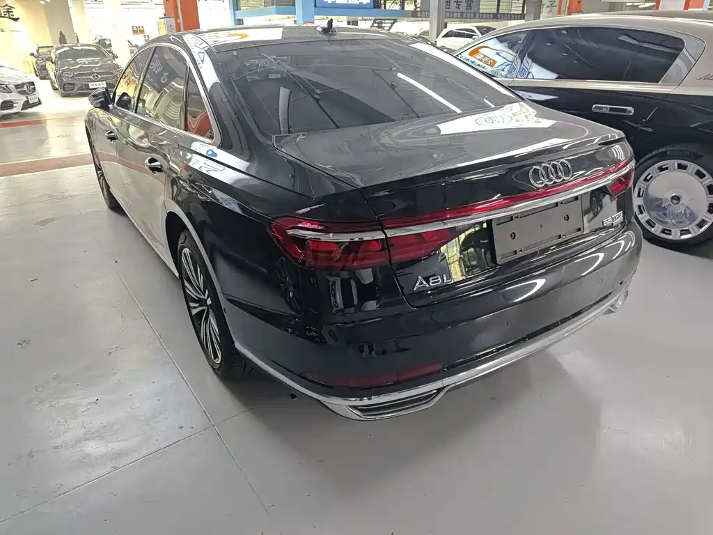 Audi A8 — миниатюра 3