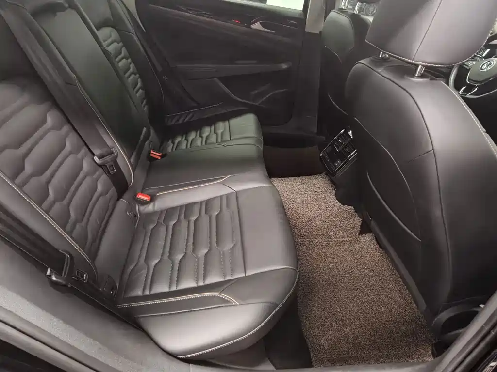 Volkswagen Passat — миниатюра 9