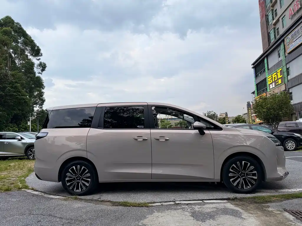 Wuling 730 2025 500km Luxury